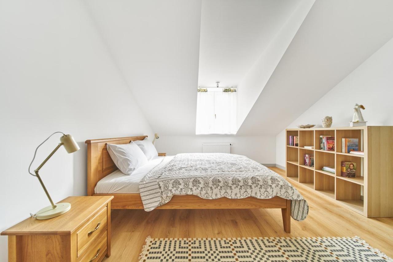 Modern Two-Bedroom Apartment, Vilnius City Centre エクステリア 写真