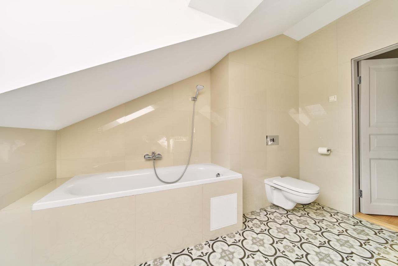 Modern Two-Bedroom Apartment, Vilnius City Centre エクステリア 写真